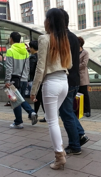 Galaxy S III--白裤.......（10P），街拍年青女生[启明星原创-WP1v6]