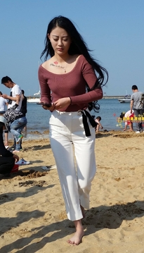 沙滩，白裤（14P），巧遇高挑美女[启明星摄影-UQ7n4]